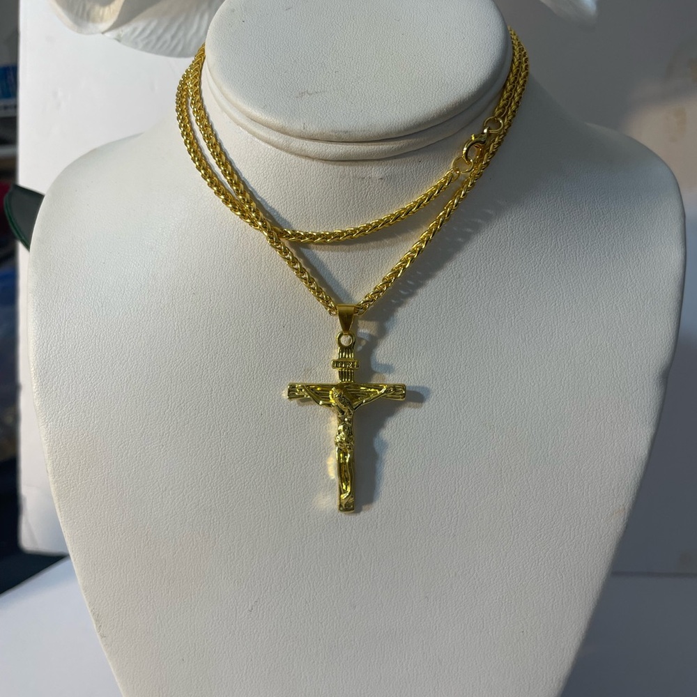 CROSS STATEMENT NECKLACE - Picture 6 of 7